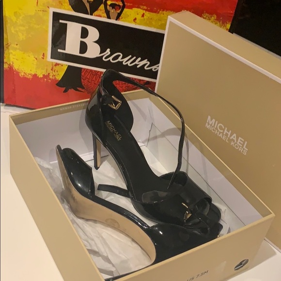 Shoes - Picture 5 of 5